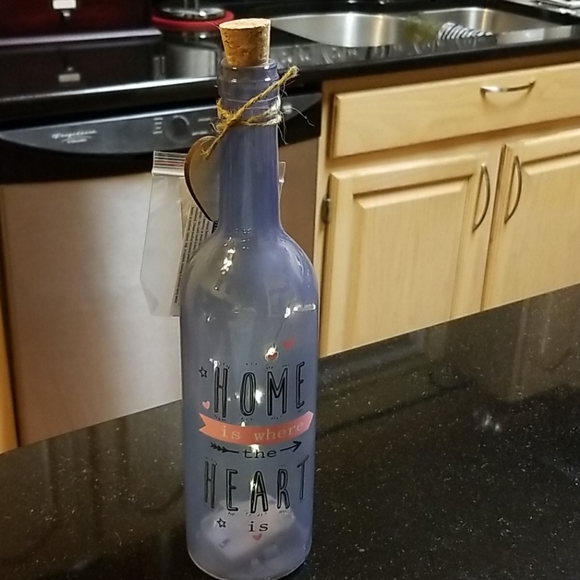 💗LED Lighted Designer Glass Bottle💗 - Picture 1 of 8